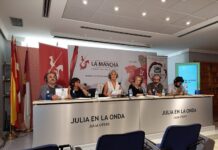Julia Otero emite su programa desde el Consejo Regulador DO La Mancha Julia Otero y su equipo de 'Julia en la onda' emitiendo desde el Consejo Regulador DO La Mancha