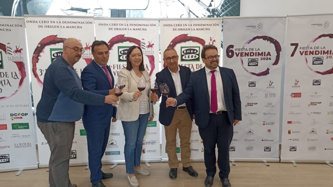 Presentacion-de-la-Fiesta-de-la-Vendimia-en-el-edificio-Vinos-del-Qujijote-2-1536x865